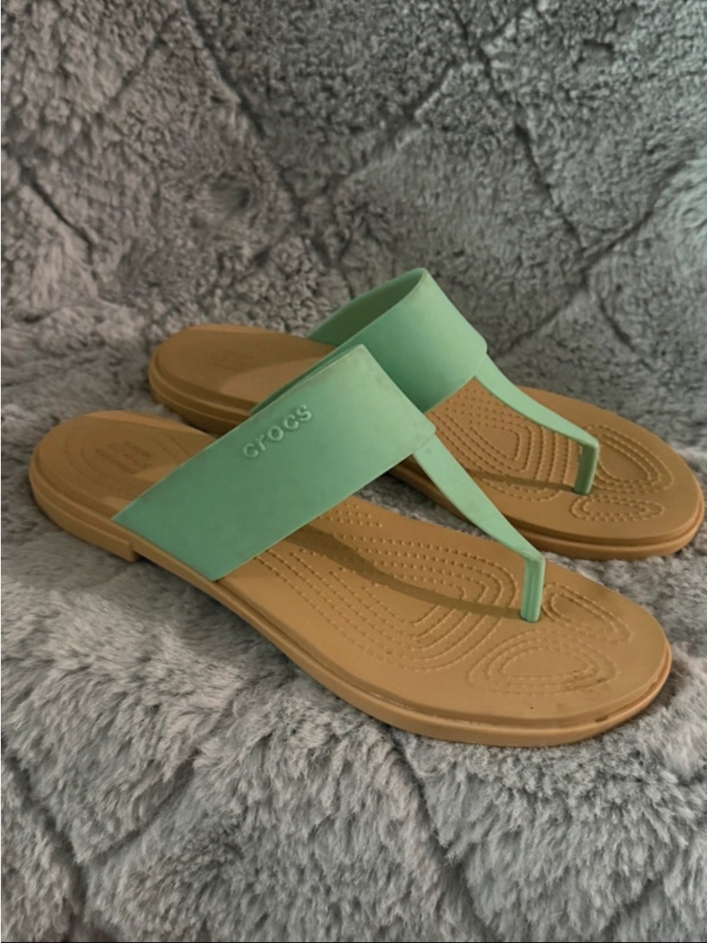CROCS Mint Green and Tan Women's Thong Sandals Women's 10